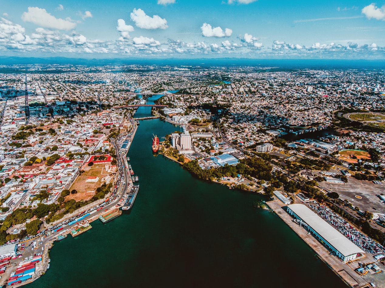 Vogelperspektive über den Hafen auf Santo Domingo Dominikanische Republik