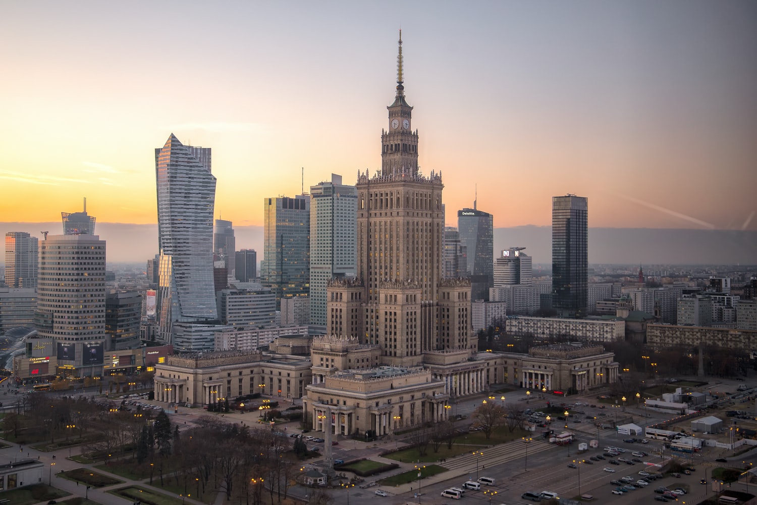 Blick auf Kulturpalast und Skyline von Warschau in Polen
